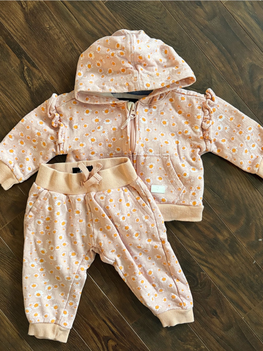 Dainty Daisy Peach Hoodie & Jogger Set
